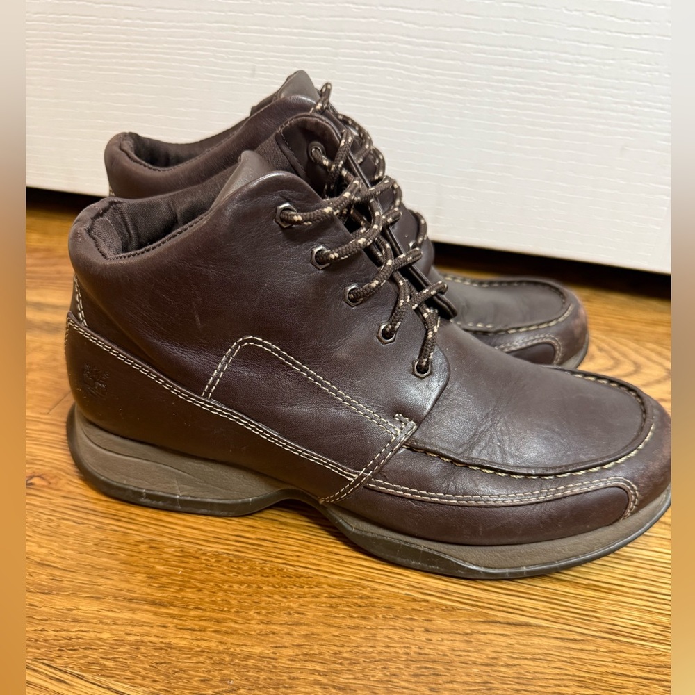 Timberland kids  Dark Brown Chukka Boots size 6